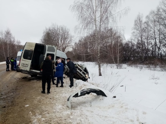 В ДТП под Кимовском 14 февраля погибло два человека и семь пострадало