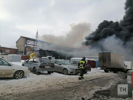 Автосервис в Казани загорелся из-за неисправности газового оборудования