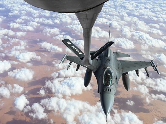 Politico: французский дипломат считает бессмысленными поставки истребителей Украине