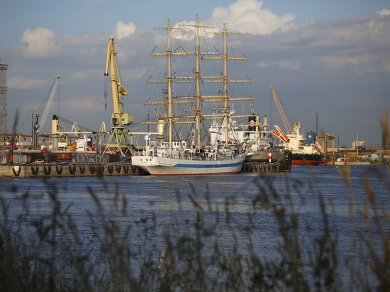 Fesco запустила перевозки по морю из Петербурга в Калининградскую область