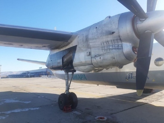 У летевшего в Читу самолета отказал двигатель