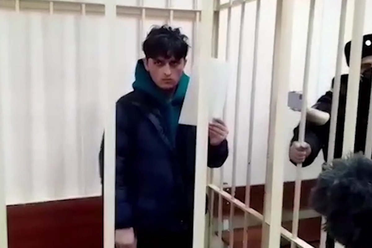 В москве избили таджиков. Подросток в суде фото. Чертановский суд. Суд видео.