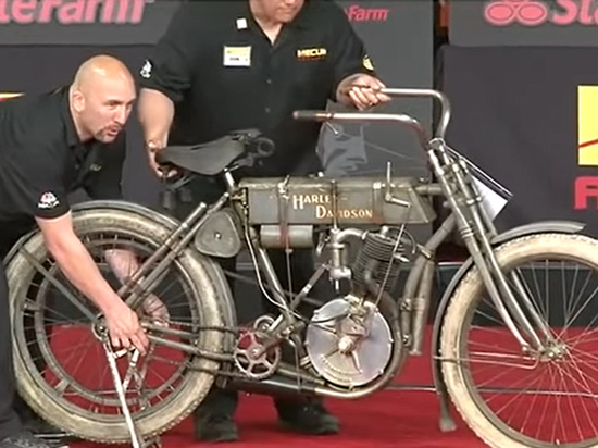 Самый дорогой ретромотоцикл «Харлей» сохранил «заводской» вид: эксперт нашел неправильные детали0