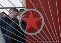 Минобороны РФ в ответ на обращение депутата Псковского облсобрания от "Яблока" Артура Гайдука заявило, что продолжающий действовать указ президента РФ о мобилизации обеспечивает предоставление военнослужащим денежных выплат и социальных гарантий