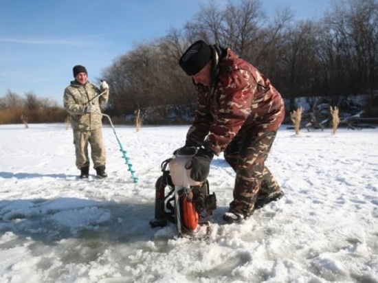 Костромская экология: специалисты-рыбоводы призывают рыболовов принять участие в борьбе с заморами рыбы