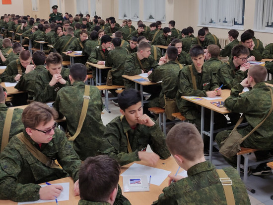 Школьники из Татарстана написали письма защитникам Отечества