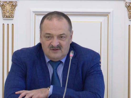 Глава Дагестана подверг критике работу местных чиновников