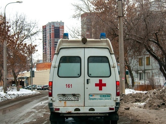 Житель Каспийска избил водителя скорой помощи из-за семечек