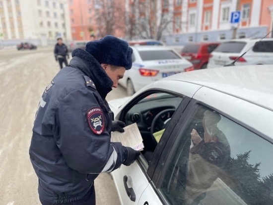 Треть ДТП с такси в Свердловской области допустили мигранты