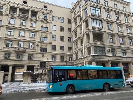 Комитет по транспорту усилил в пяти районах Петербурга четыре автобусных маршрута