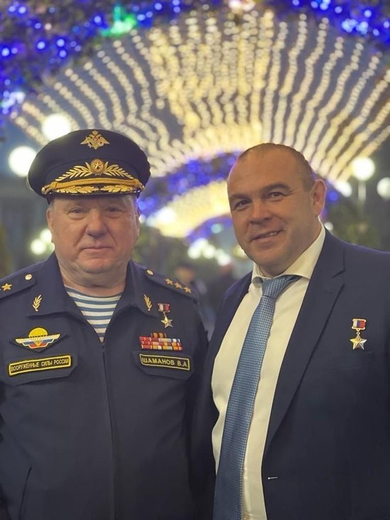 Глава Невинномысска поздравил Героя России Владимира Шаманова с днем рождения