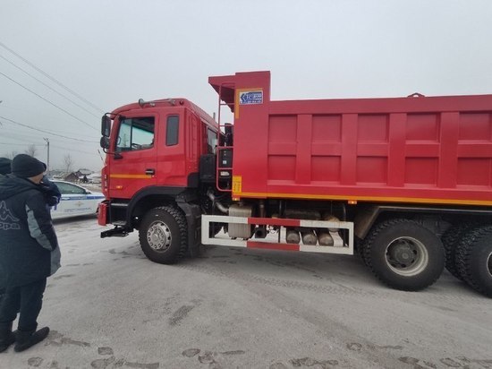 В Улан-Удэ оштрафовали двух водителей, перевозивших груз без специального тента