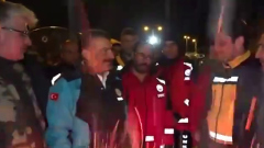 Рядом с главой Минздрава Турции в зоне землетрясения произошел взрыв: видео