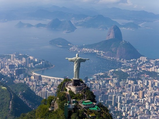  Ясновидящая Янко предсказала катастрофы после удара молнии в статую Христа в Рио-де-Жанейро