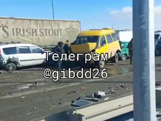 В Минводах неисправность тормоза фуры стала причиной массового ДТП