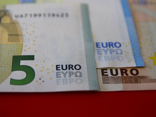 Экономист Ордов спрогнозировал рост курса евро до 90-97 рублей