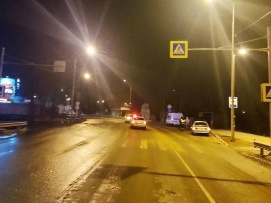 Под колёсами иномарки в Ейском районе погиб мужчина