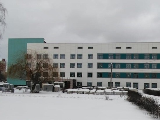 В родильном корпусе старооскольской больницы завершается обновление фасада