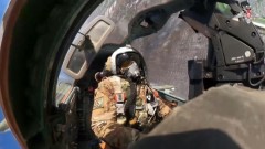 Экипажи штурмовиков Су-25 уничтожили бронетехнику ВСУ: кадры воздушного боя
