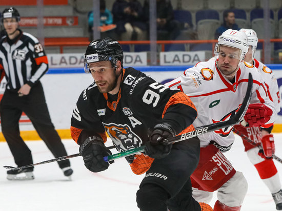 Матч завершился со счетом 2:4 в пользу хоккеистов из Екатеринбурга