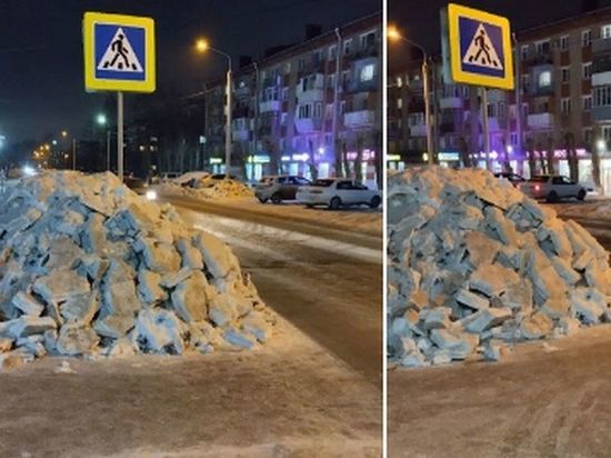 В мэрии Омска прокомментировали жалобы на неубранный с обочин снег