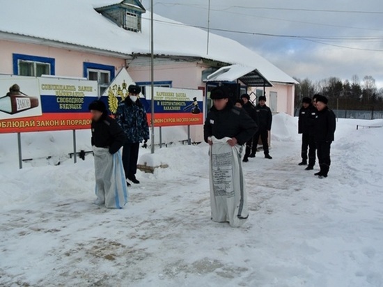 В Тверской области осужденные залезали в мешки и тестировали на прочность канат