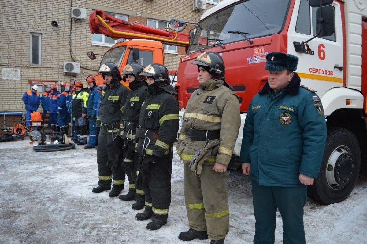 В Серпухове провели смотр сил и спецтехники к паводковому периоду - МК  Серпухов