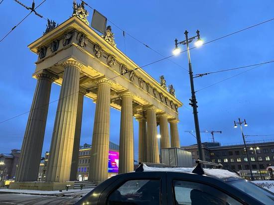 Специалисты приступили к реставрации Московских триумфальных ворот