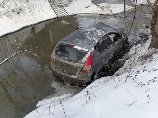 Пензенские спасатели осмотрели улетевшее авто в реку Ардым