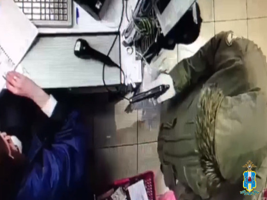 Вооруженный житель Батайска ограбил четыре офиса микрозаймов в Ростове