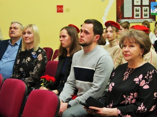 В школе №27 открыли «Парту Героя» в честь Игоря Савина