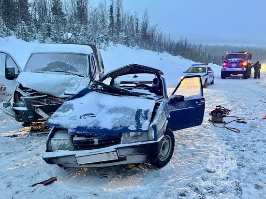 В очередной автоаварии на «Коле» пострадали два человека