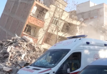 Министр внутренних дел Турции Сулейман Сойлу сообщил на брифинге в пятницу, что на данный момент число погибших при землетрясениях составляет 39 672 человека