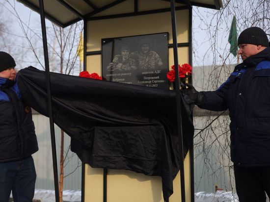 Айсен Николаев почтил память погибших в СВО