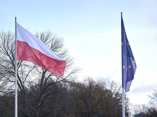 Экс-глава Минобороны Польши Скшипчак призвал «разоружиться» ради Украины