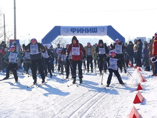 Более 500 любителей спорта вышли на старт «Лыжни России» в Черногорске