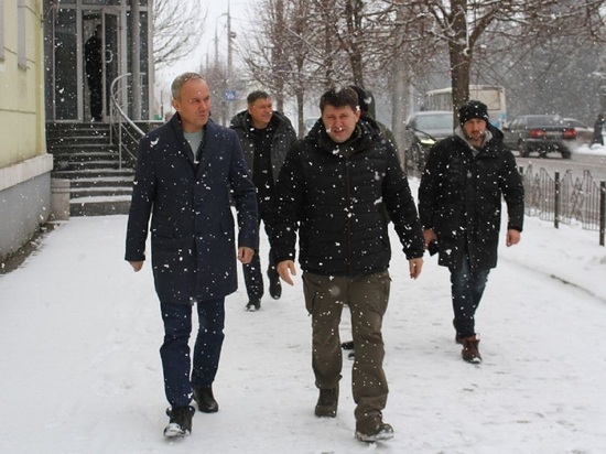 Свердловский вице-губернатор Олег Чемезов посетил в Макеевке перинатальный центр и горбольницу с ранеными