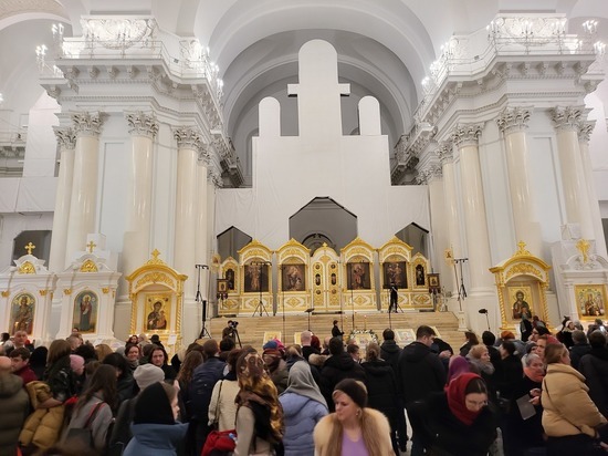 В стенах Смольного собора прошел бесплатный концерт классической музыки