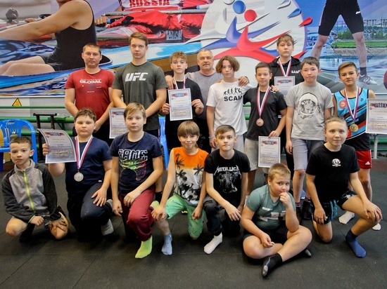 В Десногорске прошло открытое первенство САЭС по гиревому спорту