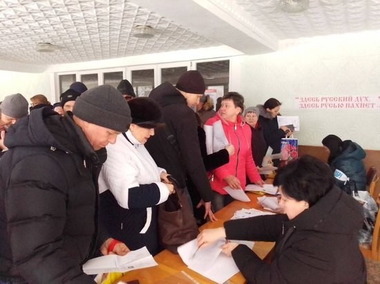 Ясиноватцы собрали почти четыре сотни продуктовых наборов для жителей Песок