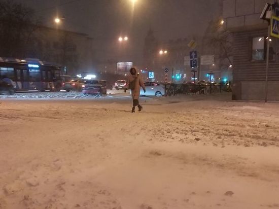 Жительница Бугров пожаловалась на отсутствие пешеходной дорожки на Шоссейной улице