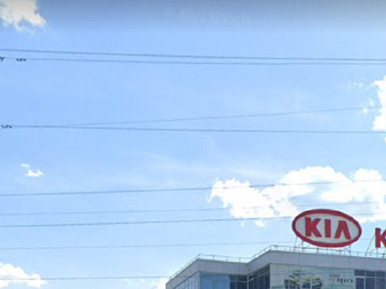 В Екатеринбурге с Kia Rio сняли фары, двери и капот, пока хозяин отсутствовал