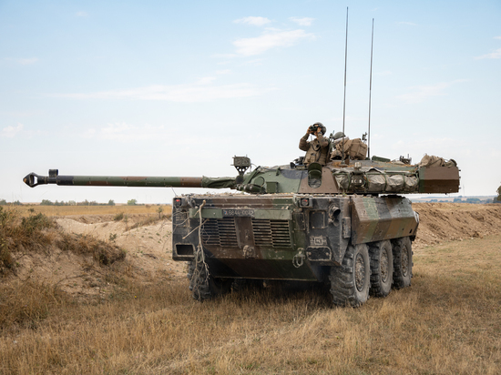 Париж намерен к концу следующей недели поставить Киеву бронемашины AMX-10