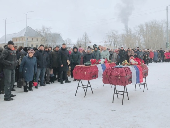 Троих погибших в зоне СВО военнослужащих похоронили в Карелии