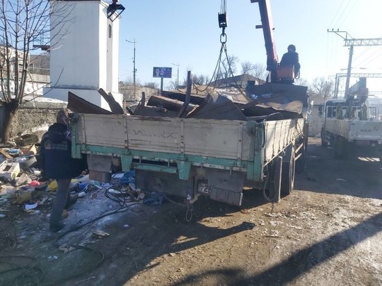 Незаконные гаражи снесли в районе станции Моргородок во Владивостоке