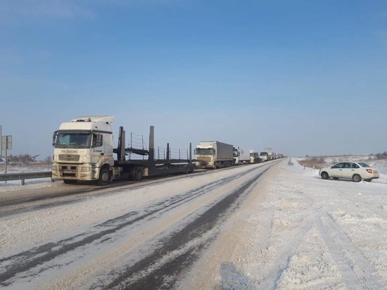В Березовском районе перекрыли для проезда федеральную трассу