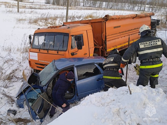 В ДТП с «КАМАЗом» на брянской трассе есть пострадавшие