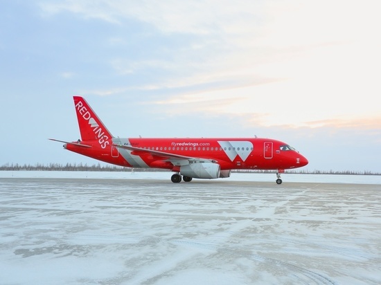 Вылет лайнера из Нового Уренгоя в Екатеринбург задерживают из-за его отсутствия