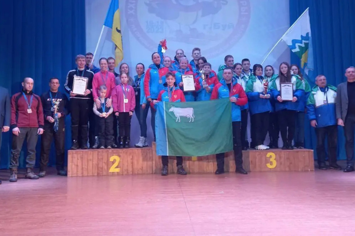На Зимних играх на призы губернатора Костромской области победила сборная Шарьи