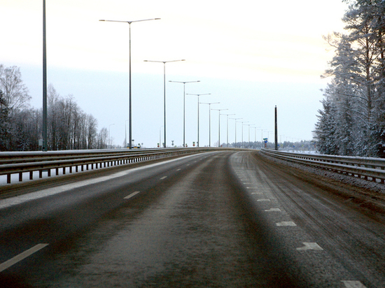 Трассу М-10 по направлению к Великому Новгороду расширят до четырех полос